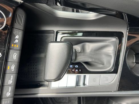 Used 2023 Hyundai Elantra Limited FWD image 41