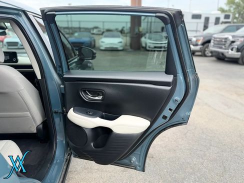 Used 2025 Honda HR-V LX image 18