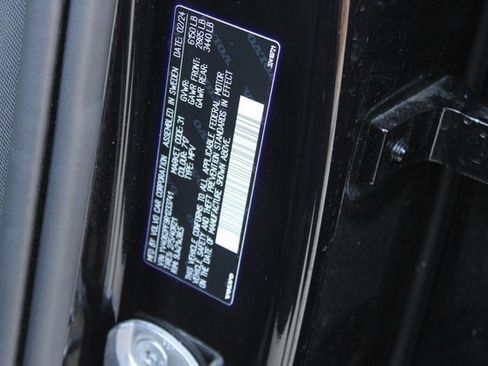 Used 2024 Volvo XC90 B6 Ultimate w/ Protection Package Premier image 32