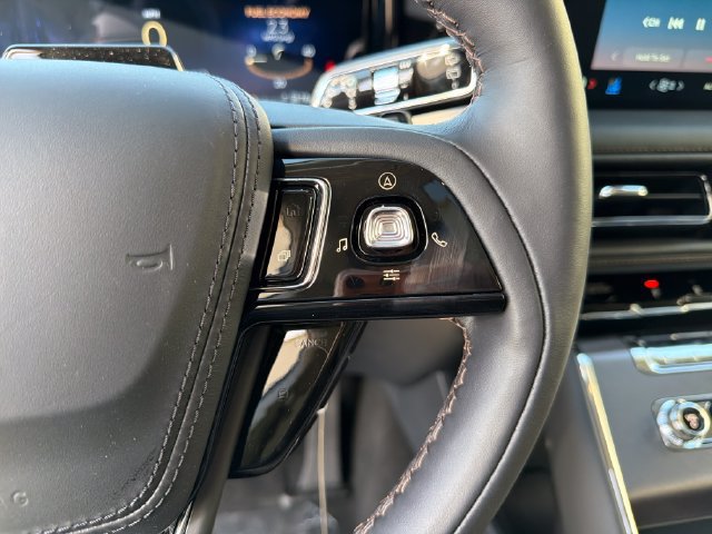 New 2027 Lincoln Aviator AWD image 30