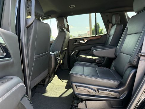 Used 2025 GMC Yukon Denali AWD/4WD image 31