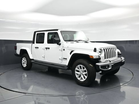 Used 2023 Jeep Gladiator Sport AWD/4WD image 17