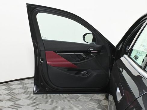 Used 2026 BMW 530i xDrive w/ Premium Package image 28