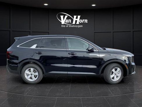 New 2026 Kia Sorento LX image 2