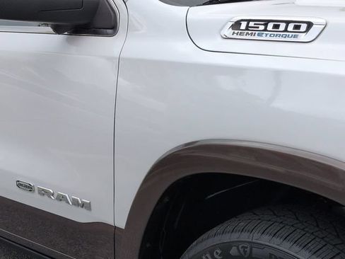 Used 2022 RAM 1500 Limited AWD/4WD image 11