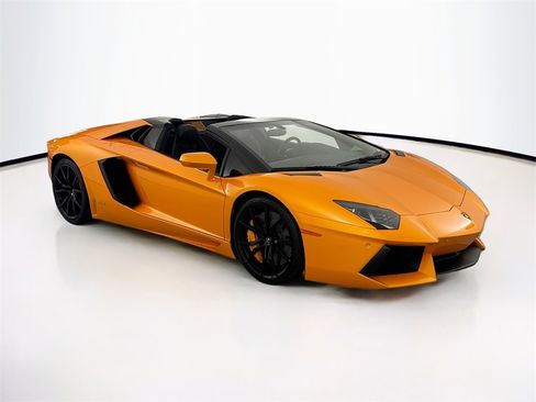 Used 2016 Lamborghini Aventador LP 700-4 image 3