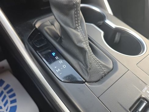 Used 2024 Toyota Highlander XLE image 32