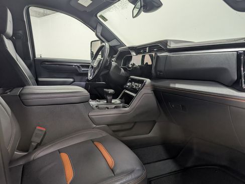 Used 2024 GMC Sierra 1500 AT4 w/ AT4 Premium Package image 18