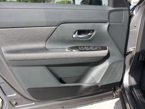 New 2025 Nissan Kicks SV w/ Charging Package image 9