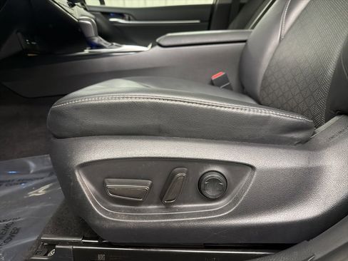 Used 2019 Toyota Camry XSE image 11