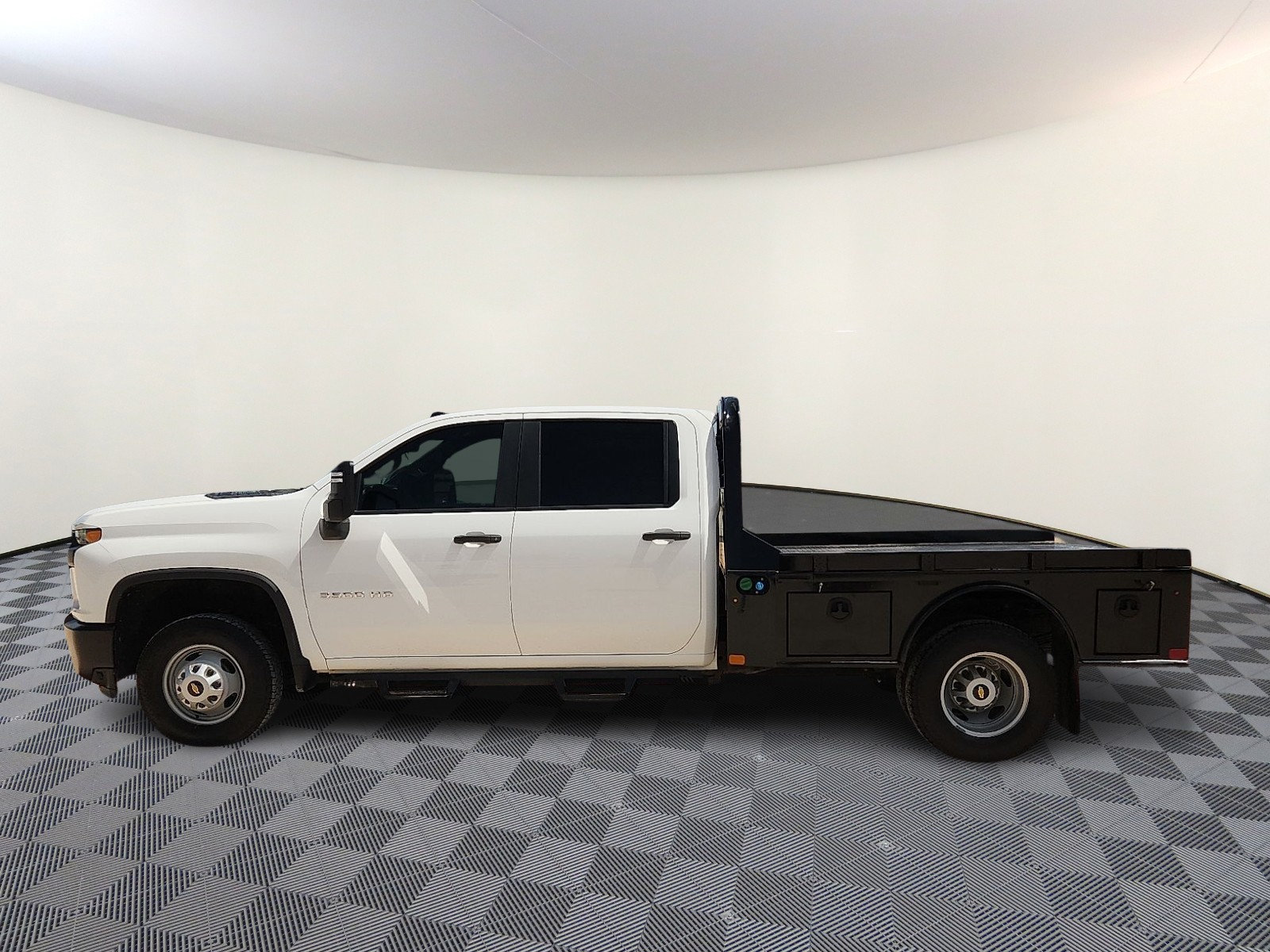 Used 2020 Chevrolet Silverado 3500 W/T w/ WT Convenience Package AWD/4WD image 2
