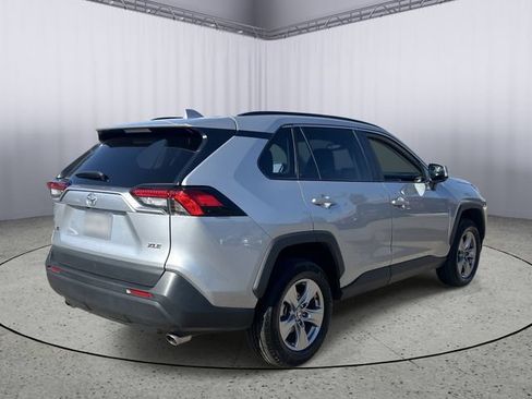Used 2025 Toyota RAV4 XLE FWD image 9