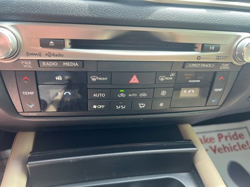 Used 2016 Lexus GS 200t image 44