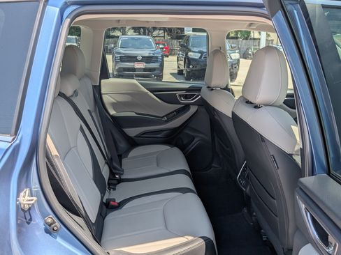 Used 2022 Subaru Forester Limited image 12