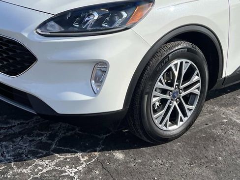 Certified 2022 Ford Escape SEL image 9