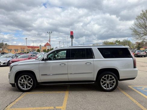 Used 2016 Cadillac Escalade ESV Premium AWD/4WD image 8