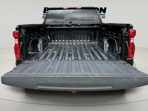 Used 2023 Chevrolet Silverado 1500 LT AWD/4WD image 10