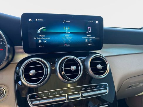 Used 2022 Mercedes-Benz GLC 300 image 21