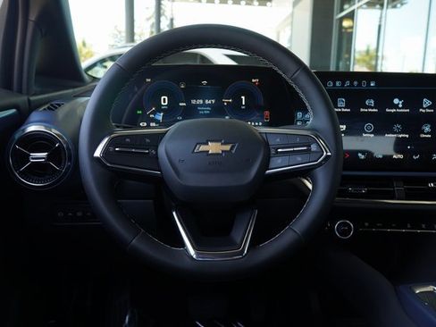 New 2025 Chevrolet Equinox EV LT image 14