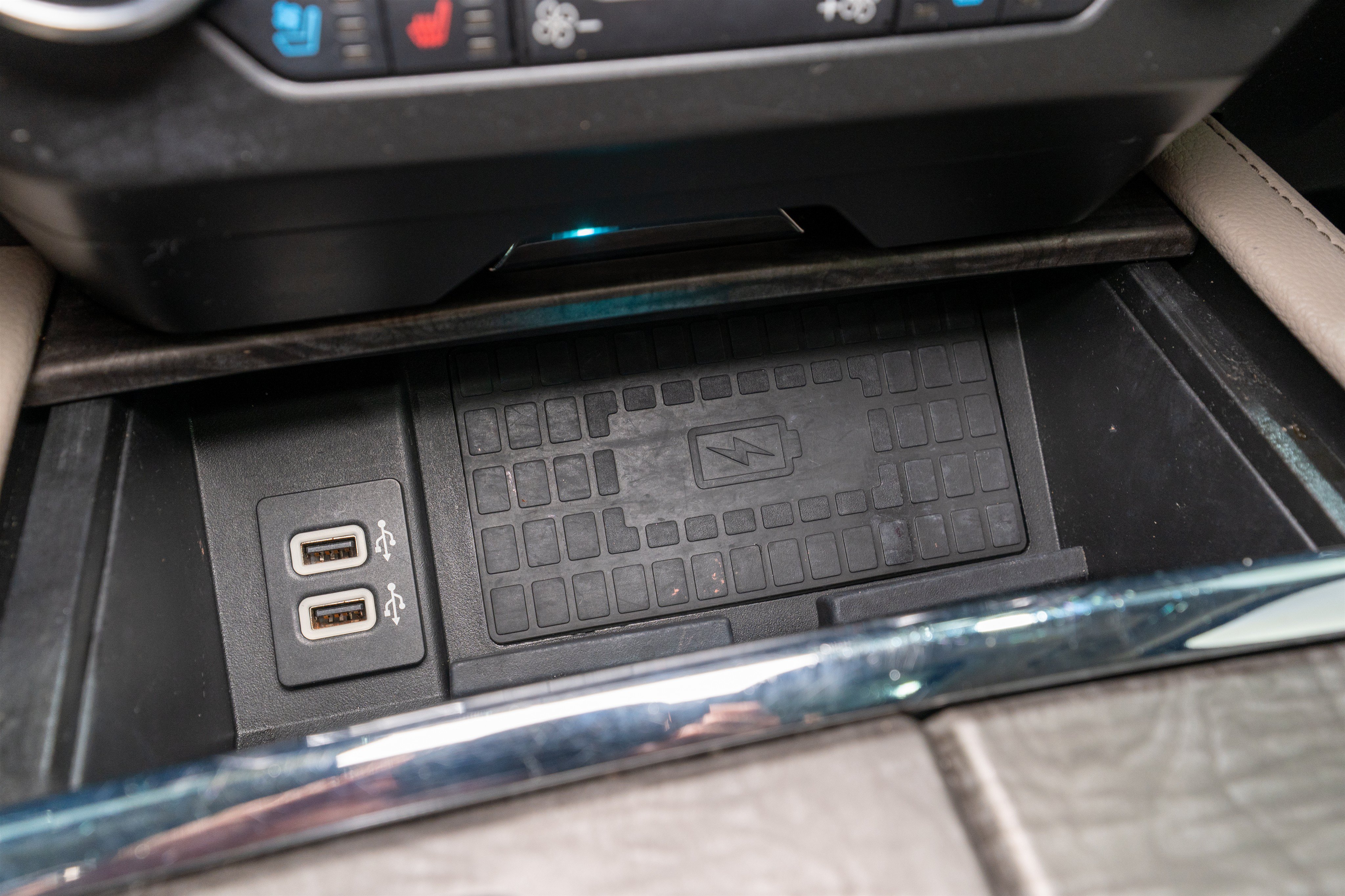 Used 2019 Ford Expedition Limited w/ Equipment Group 302A RWD image 24