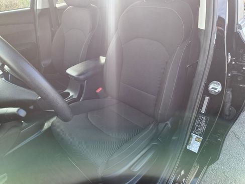 Used 2019 Kia Forte LXS image 11