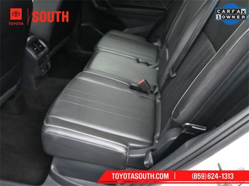 Used 2024 Volkswagen Tiguan SE image 28