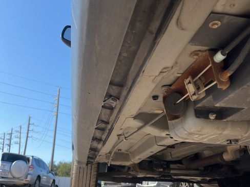 Used 2018 Dodge Journey SE image 28