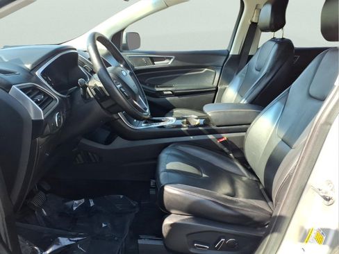 Used 2017 Ford Edge Titanium w/ Technology Package AWD/4WD image 17