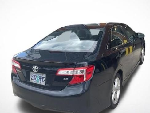 Used 2014 Toyota Camry SE FWD image 4