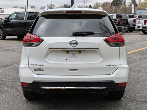Used 2017 Nissan Rogue SV AWD/4WD image 6