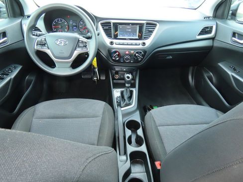 Used 2022 Hyundai Accent SE image 19