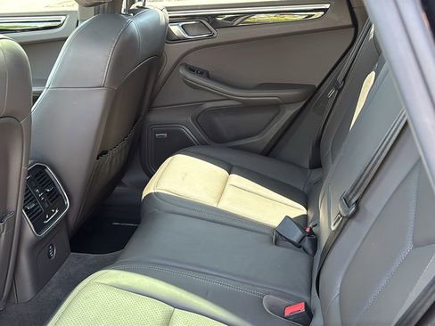 Used 2018 Porsche Macan S AWD/4WD image 28