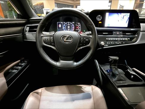Used 2024 Lexus ES 350 w/ Premium Package image 5