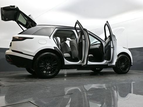 Used 2025 Land Rover Range Rover Velar S image 34