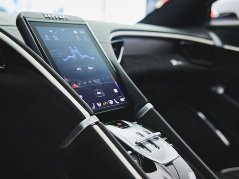 Used 2024 Ferrari Roma Spider image 25