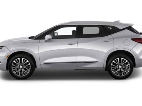 Used 2024 Chevrolet Blazer EV LT image 3