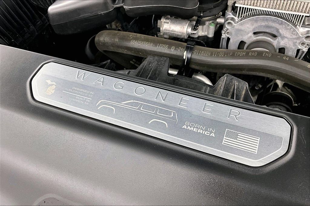 Used 2022 Jeep Wagoneer Series II AWD/4WD image 35