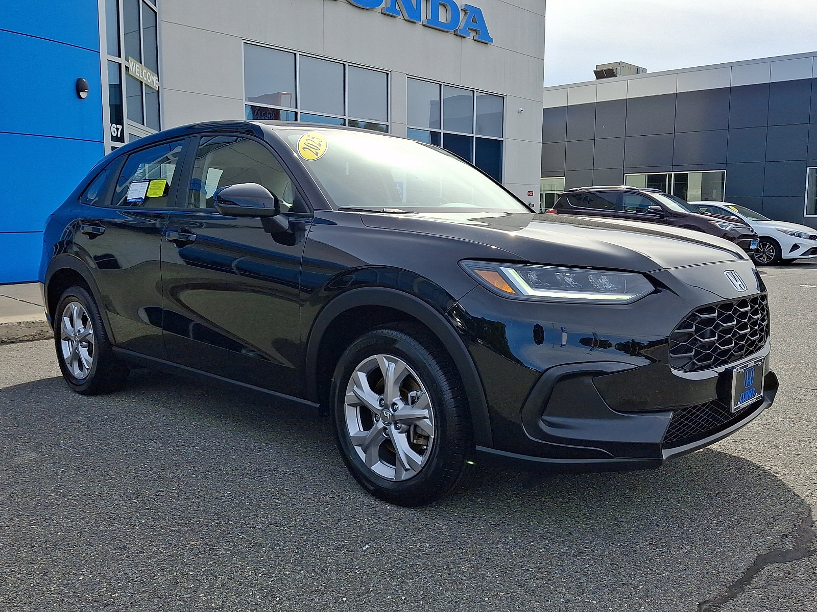 Used 2025 Honda HR-V LX image 3