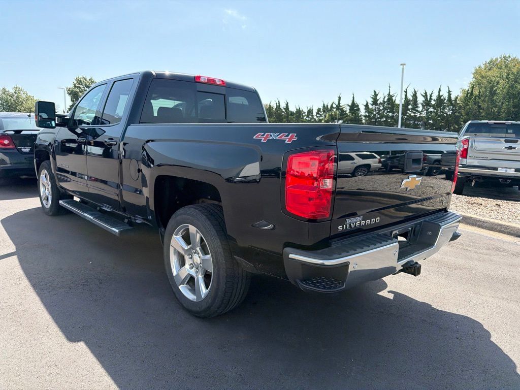 Used 2017 Chevrolet Silverado 1500 LT w/ Max Trailering Package AWD/4WD image 4