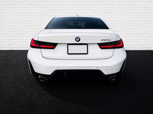 Used 2023 BMW 330e w/ M Sport Package RWD image 5