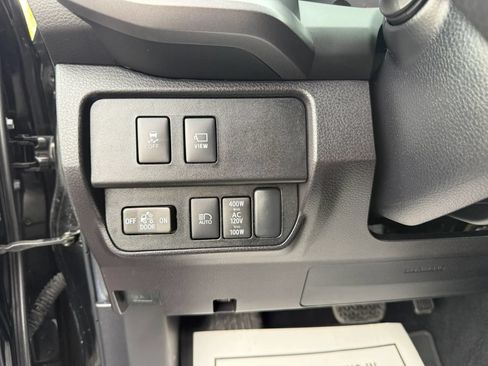 Used 2023 Toyota Tacoma TRD Off-Road w/ TRD Premium Off Road Package AWD/4WD image 29