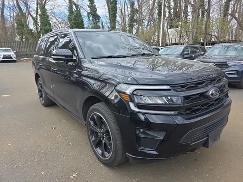 Used 2022 Ford Expedition Limited image 2