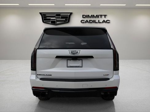 Used 2025 Cadillac Escalade V w/ LPO, ONYX Package image 4