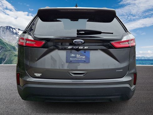 Certified 2022 Ford Edge SE image 5