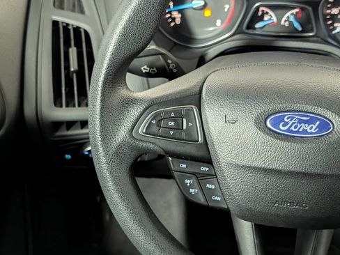 Used 2016 Ford Focus SE FWD image 17