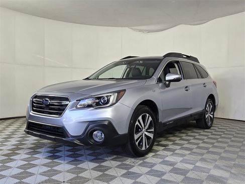 Used 2018 Subaru Outback 3.6R Limited image 4