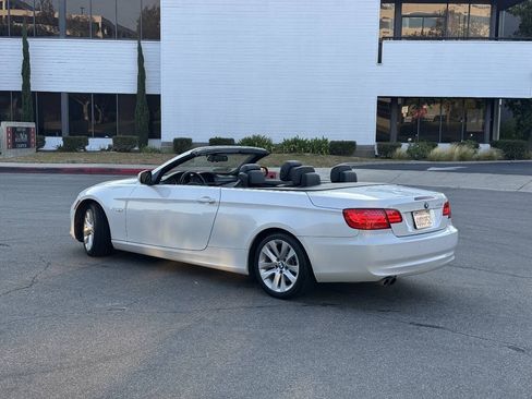 Used 2011 BMW 328i Convertible RWD image 2