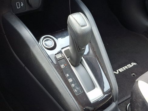 Used 2022 Nissan Versa SV w/ Trunk Package FWD image 16