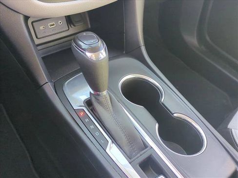 Used 2020 Chevrolet Equinox LS w/ LS Convenience Package image 11