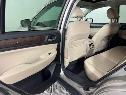 Used 2017 Subaru Outback 2.5i Limited image 12